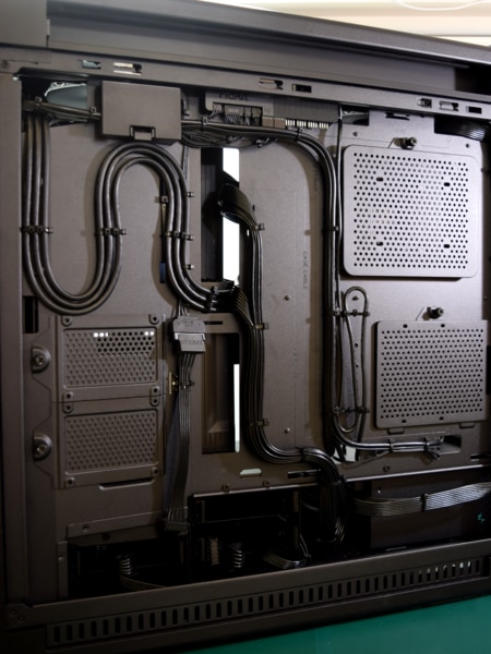 ProArtシリーズで揃えたシックで大人なハイエンドPC